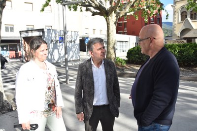 Alejandra Roig i Rafael Villafranca, al passeig Joan Brudieu de la Seu d'Urgell