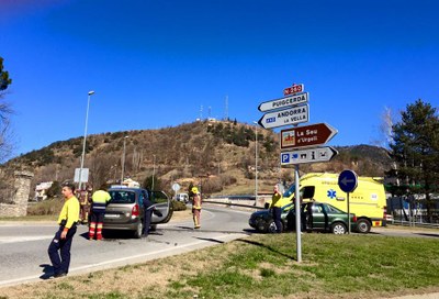 Accident a l'N-260 a l'entrada de la Seu - RàdioSeu 08.03.16