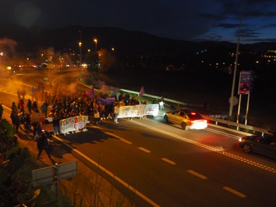 Tall a la carretera N-145 en el marc del 8-M