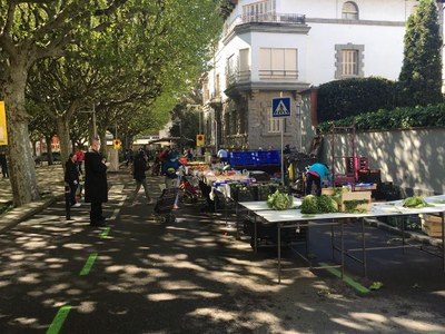 Primer dia de mercat setmanal al Passeig de Joan Brudieu (28.04.2020)
