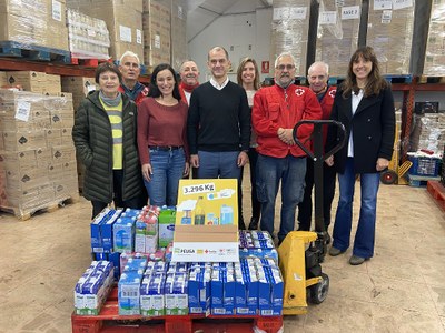 Donació de 3.300 litres de llet, per part de PEUSA, per a Aliments per la Solidaritat