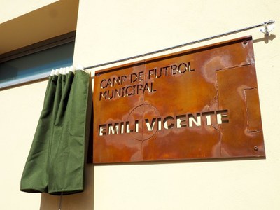Placa en homenatge a Emili Vicente