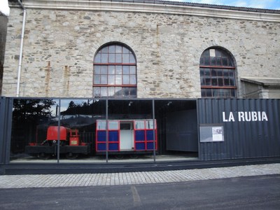 El Tren de Capdella, exposat a l'exterior de la Central Hidroelèctrica (Foto: Museu Hidroelèctric de Capdella)