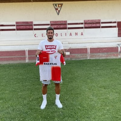 Arturo Gándara anuncia el seu retorn al CE Oliana des del Camp Municipal de la vila (@Arturo_GM7)