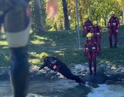 Formació en rescat en aigües braves per a aspirants a bomber de la Generalitat (Imatge: Ràfting Parc)