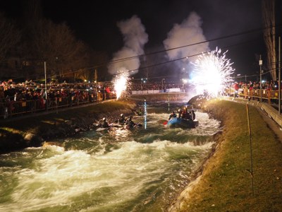 Arribada dels Reis d'Orient a la Seu, pel canal d'aigües braves del Ràfting Parc