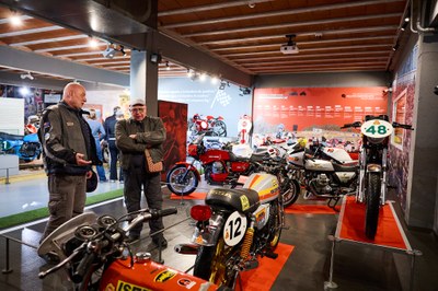 Inauguració de l'exposició 'Les Copes Monomarca. Forja de campions' (Museu Moto Bassella)