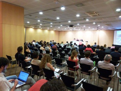 Presentació de comunicacions al Congrés d'Història, a Andorra la Vella (Foto: IECAU)