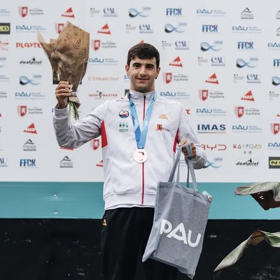 Miquel Travé celebra el podi en Copa del Món a Pau (Foto: Marc Etxaniz) 