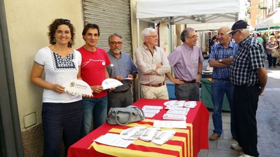 Sara Vilà i Jordi Pino, al mercat de la Seu