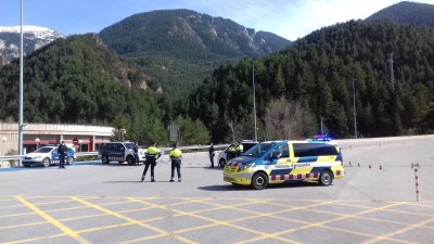 Un control dels Mossos d'Esquadra al peatge del túnel del Cadí (Foto: Mossos)