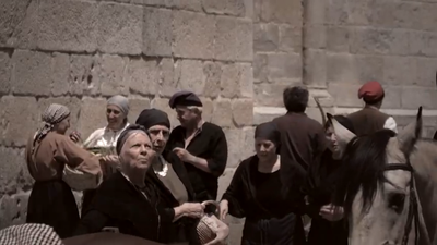 Escena de 'Maleïda 1882' rodada a l'entorn de la Catedral de la Seu d'Urgell (FilmeXplora Produccions)