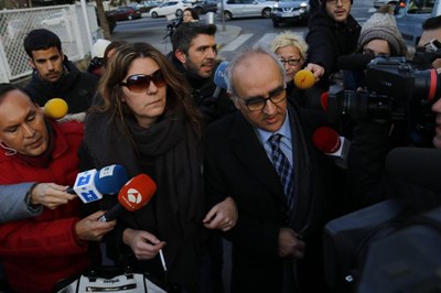 Marga Garau, a la porta dels Jutjats de la Seu (Arxiu)