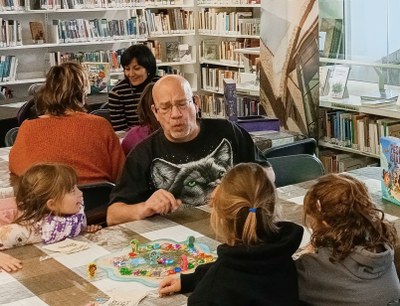 Sessió de Jocs a la Biblioteca Sant Agustí, per començar els actes previs del Festival del Joc del Pirineu