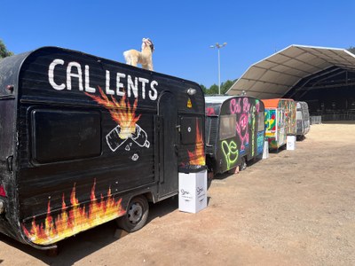Les caravanes, a punt per a l'inici d'activitat al recinte de Casetes de la Festa Major de la Seu