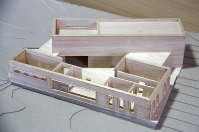 Maqueta de l'edifici de l'Ajuntament de Bassella (Foto: ACN)