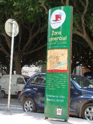 Nova senyalització del comerç de la Seu