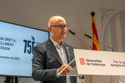 El delegat del Govern a l'Alt Pirineu, Josep Castells, durant la commemoració del 75è aniversari de la Declaració Universal dels Drets Humans (Foto: Gencat)