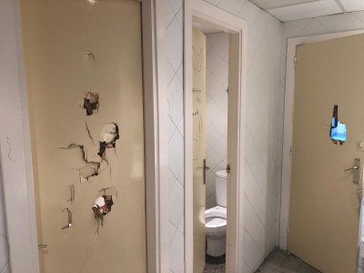 Desperfectes per actes vandàlics a l'estació d'autobusos de la Seu