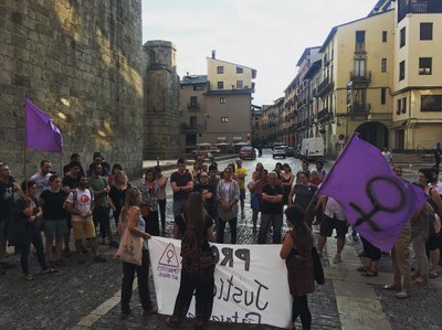 Concentració a la Seu contra la posada en llibertat de 'la Manada'