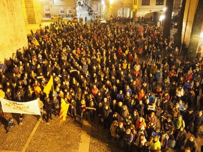Concentració a la plaça dels Oms contra els empresonaments ordenats pel TS espanyol