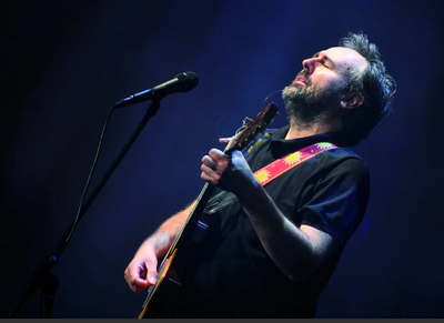 Roger Mas actua a Peramola (Foto: Perifèria Cultural)