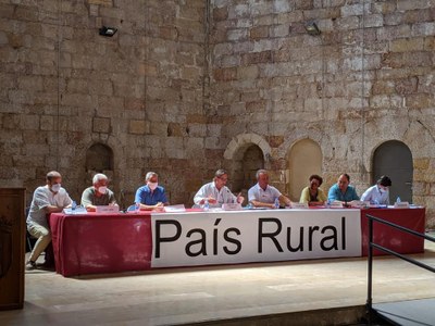 Francés Boya, Josep M. Vila d'Abadal i Carles Isús (centre), a l'acte constituent de País Rural (Foto: Boscat)