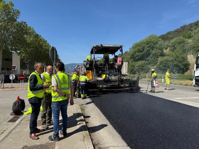 José Crespín ha visitat les obres de millora del ferm de l'N-260 (Foto: Subdelegació del Govern a Lleida)