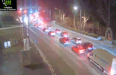 Cues a la frontera del riu Runer per un accident a prop de la Farga de Moles (Imatge: Mobilitat Andorra)
