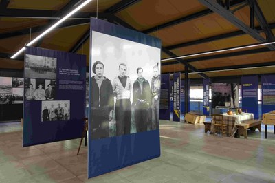 L'exposició 'Refugiats. Andorra, país d'acollida', instal·lada al Centre Cívic El Passeig