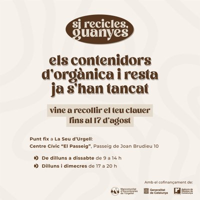 Punt de repartiment de clauers al Centre Cívic El Passeig