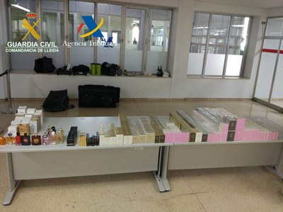 Decomís de perfums a la duana de la Farga de Moles