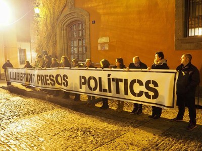 Concentració a la Seu per reclamar l'alliberament de Junqueras, Forn, Sànchez i Cuixart