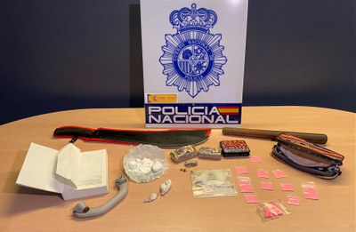 Drogues localitzades en el control policial (Foto: Policia Nacional)