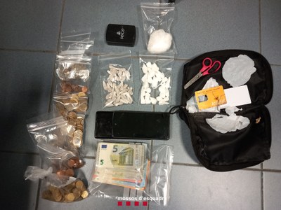 Droga decomissada pels Mossos d'Esquadra a una dona en un control al Pont de Suert