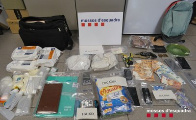 Objectes decomissats a la parella detinguda a Puigcerdà per tràfic de drogues i tinença d'armes (Mossos d'Esquadra)