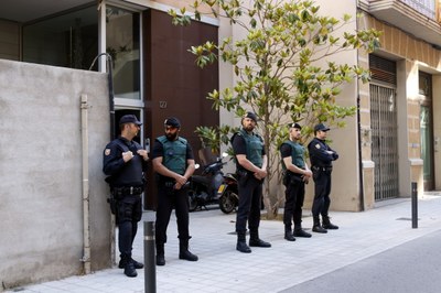 Registre policial al domicili de Sandro Rosell a Barcelona (Foto: ACN)