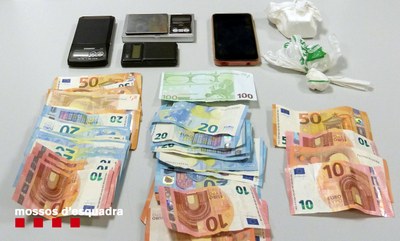 Objectes decomissats en una operació a Tremp per venda de cocaïna