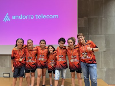 Dos equips de l'Escola Albert Vives participaran a la final estatal de la WRO a la Seu (Foto: Escola Albert Vives)