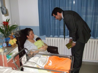 Visita al primer urgellenc nascut el 2009