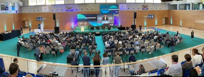 Imatge panoràmica de la Trobada Empresarial al Pirineu 2022, al Palau d'Esports de la Seu d'Urgell (Foto: @TrobadaPirineu)