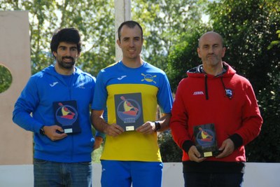 El Cadí CK recull el premi de campió de la Lliga OIímpica d'eslàlom en sènior masculí (Foto: Norbert Aguilera)