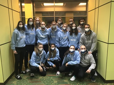 La plantilla del Cadí La Seu, a l'arribada a Covasna (Romania) per disputar la fase de grups de l'EuroCup Women (Imatge: Sedis Bàsquet)
