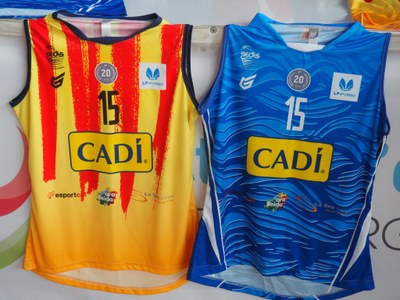 Imatge de detall de les samarretes del Cadí La Seu 2022-2023