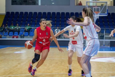 Amber Melgoza, en un partit amb la selecció de Malta, aquest estiu passat (Foto: FIBA)