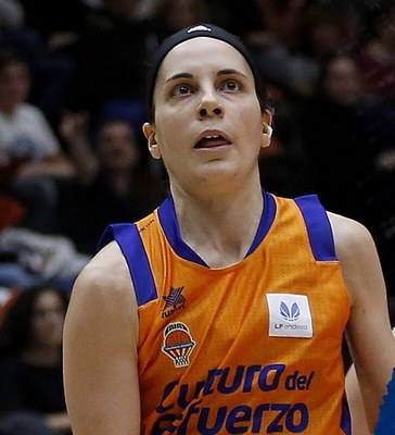 Marina Lizarazu, en un partit amb el València (Sedis Bàsquet)