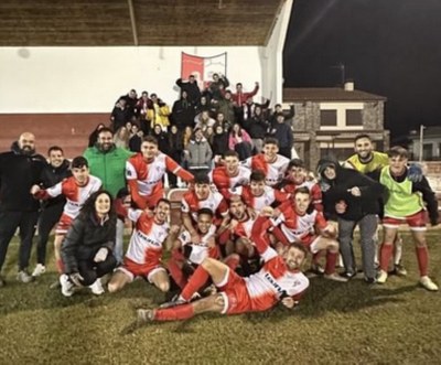 El CE Oliana celebra la victòria sobre el Pardinyes (Foto: CE Oliana)