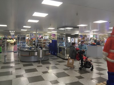 Interior del Centre Comercial Punt de Trobada