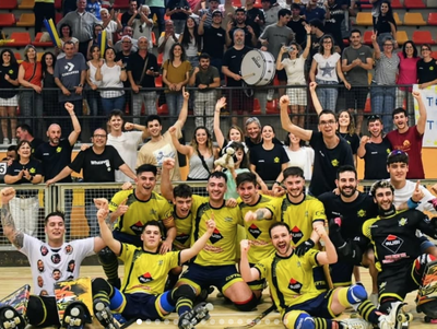 Celebració de l'ascens del CH Cadí a la Lliga Nacional Catalana d'hoquei patins (Foto d'arxiu/Iknoa_photography)