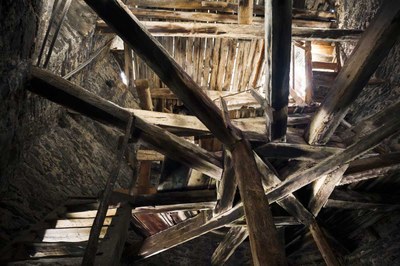 Accés actual al campanar de l'església de Sant Andreu de Salardú (Foto: Conselh Generau d'Aran)